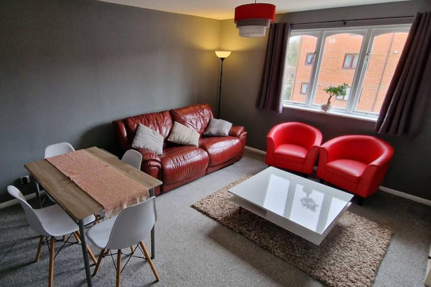 Home and Away, Amazing 2 bedroom apartment, 5 min from Tower bridge