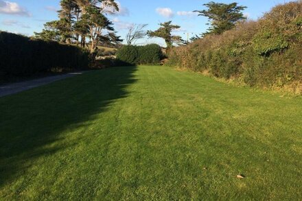 Modern Well Presented Annex Located On The Coastal Cliffs Of Wembury