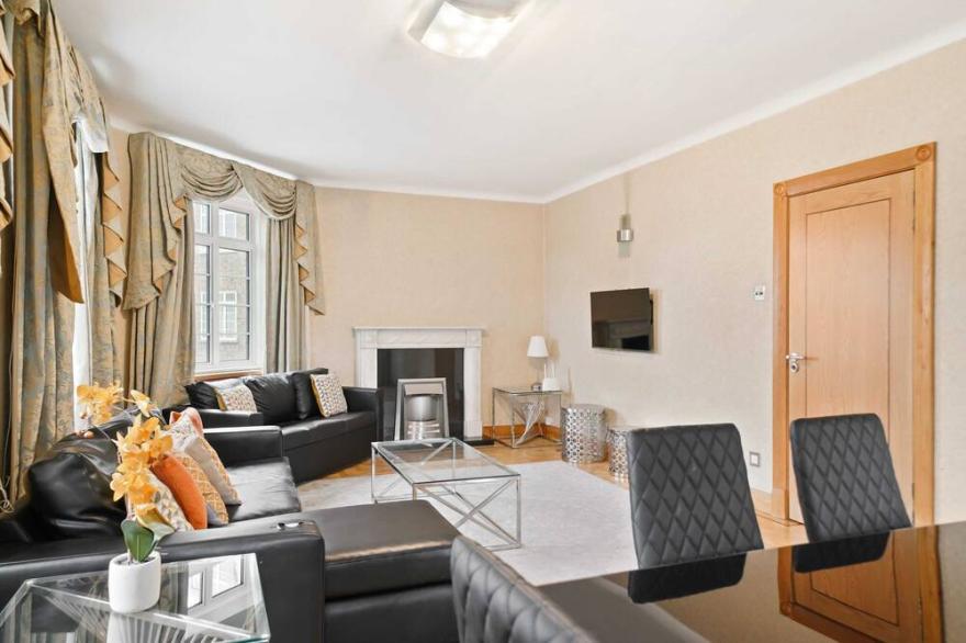 Stunning 3 bedroom apartment