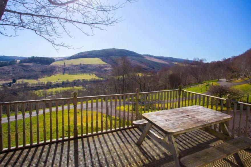 Vacation home Achmony in Drumnadrochit - 6 persons, 3 bedrooms