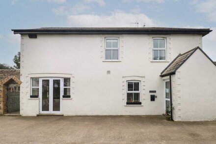 TY COETS, MORFA FARM, pet friendly in Llantwit Major