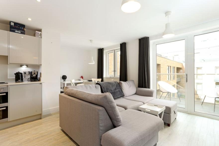 Idyllic Thames Riverside 1 Bed Apartment. SWLondon