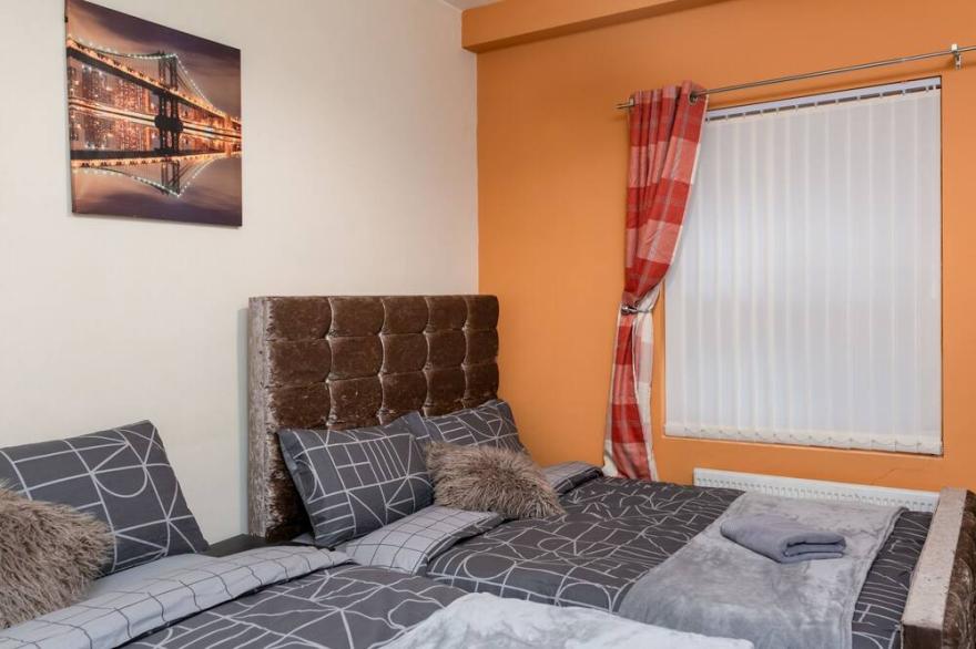 Newcastle City CENTRE SUPER Spacious Apartment