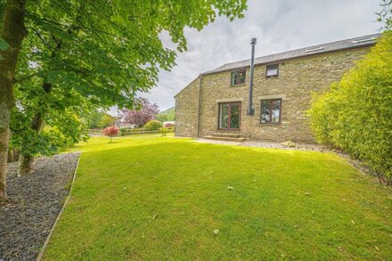 Beautiful & stylish 3 bedroom Lake District cottage with private gardens