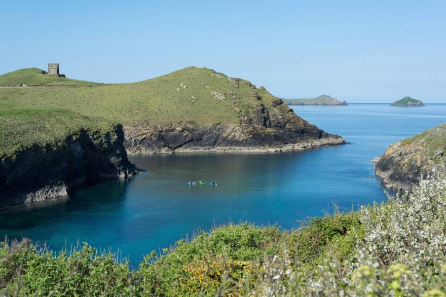 Quiet Location,Sea views,10 Min walk to PortQuin Between Port Isaac and Polzeath