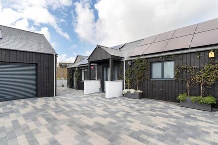 Luxury 5 bedroom bungalow near Porthleven