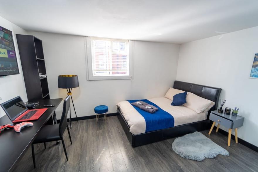 Large Studio For Short Term Stays Near City!