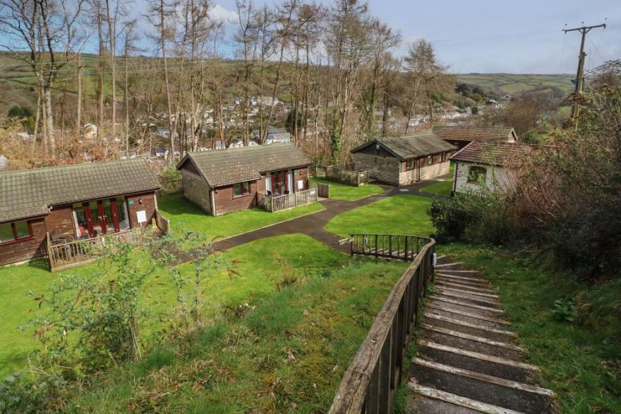 CHALET LOG CABIN C8, family friendly, with a garden in Combe Martin
