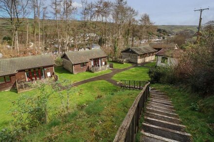 CHALET LOG CABIN C8, family friendly, with a garden in Combe Martin