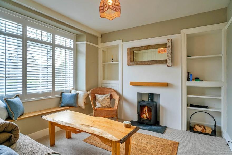 Charming sea-side location with excellent local amenities