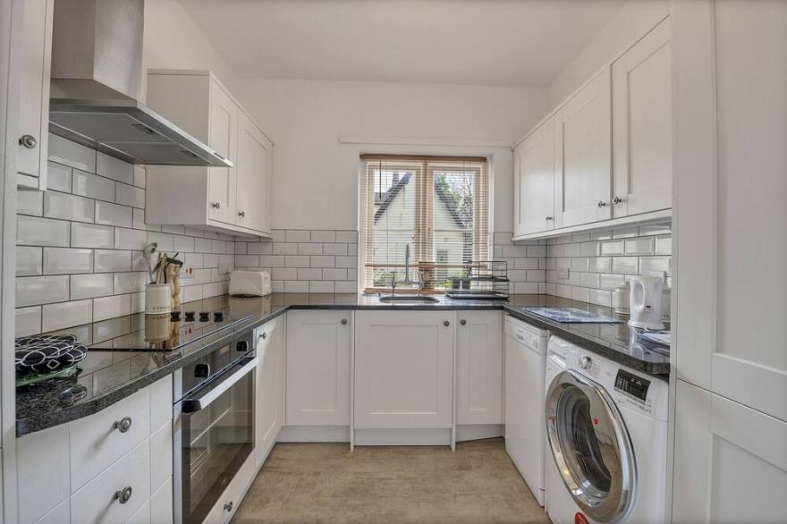 Two bedroom Annexe, with swimming pool and tennis court