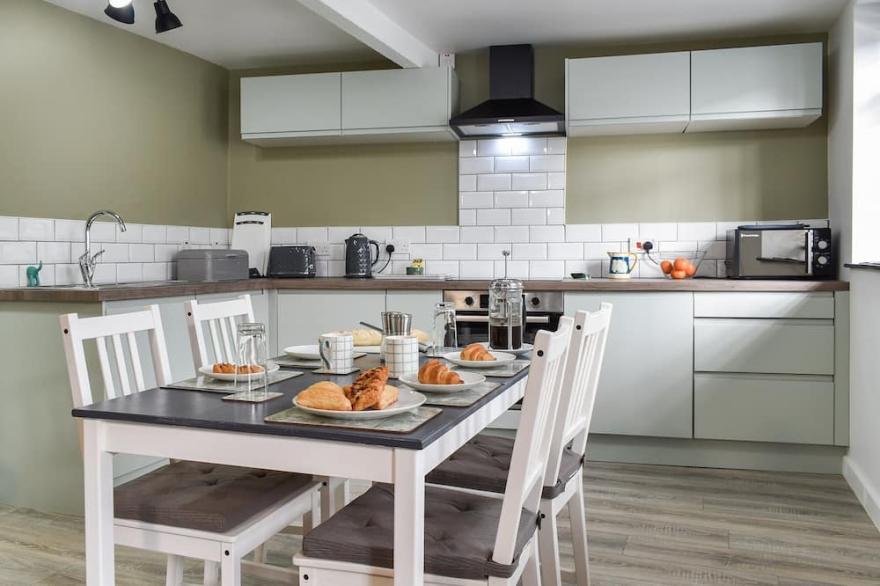 2 bedroom accommodation in Street