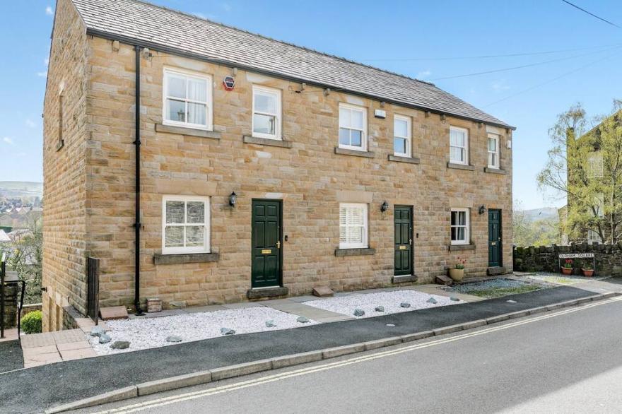 3 bedroom accommodation in New Mills