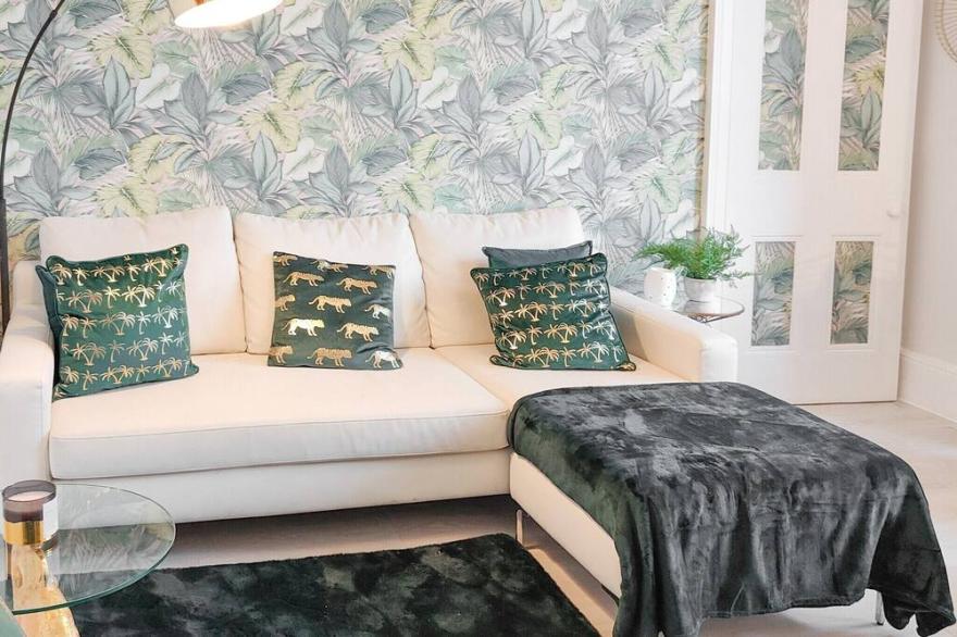 4 bedroom accommodation in Girvan