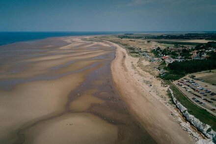 6 berth caravan in Hunstanton, ideal for seaside holidays ref 13004L