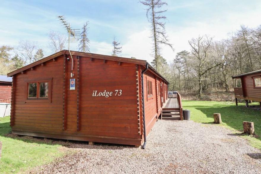 ILODGE 73, Family Friendly, With Hot Tub In Louth