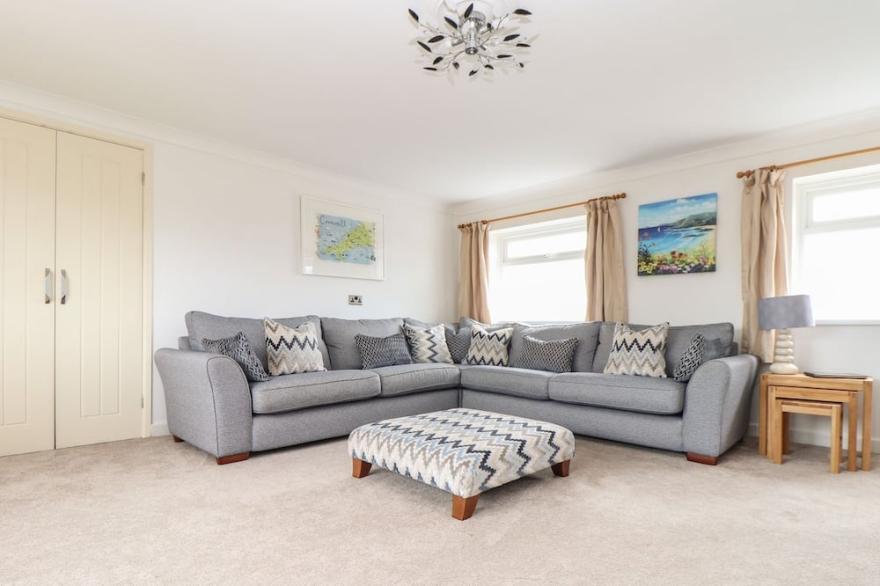 TREWENNA, pet friendly, with pool in Mullion