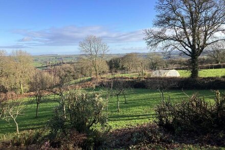 Countryside idyll with indoor pool