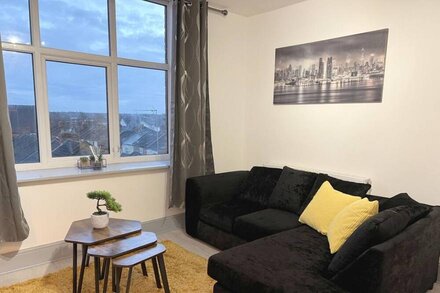 ★ New Two Bedroom Premium Apartment w/ Skylight in Northampton Town Centre