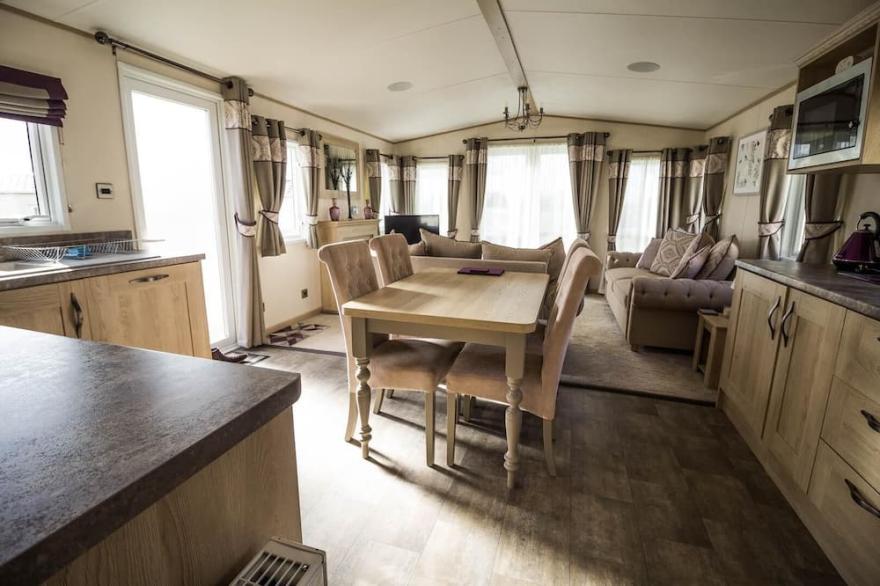 Beautiful lodge at Manor Park in Hunstanton ref 23018K