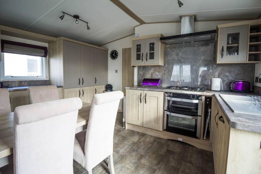 Beautiful lodge at Manor Park in Hunstanton ref 23018K