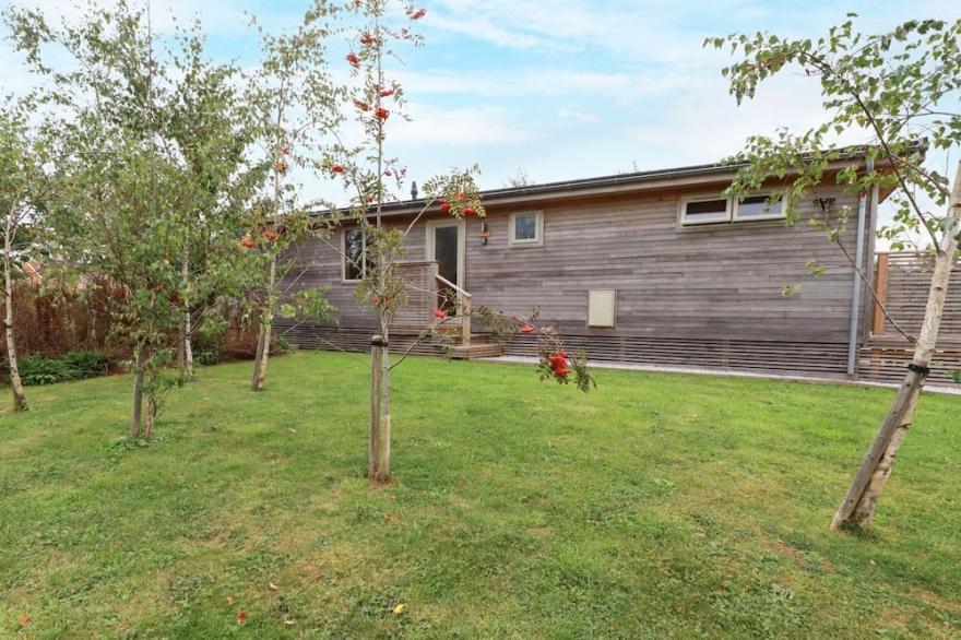 12 MEADOW RETREAT, family friendly, with a garden in Dobwalls