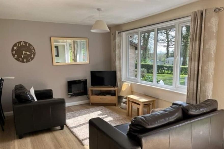 2 bedroom lodge in the grounds of Hengar Manor Holiday Park