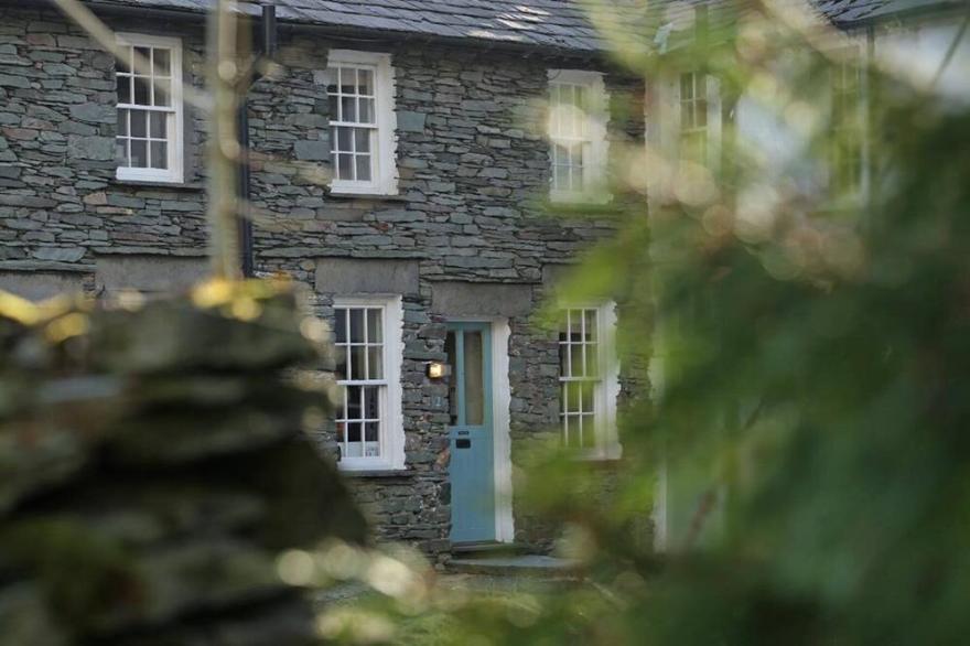 Townfoot Cottage, Elterwater - Dog & E.V friendly - Sleeps 4