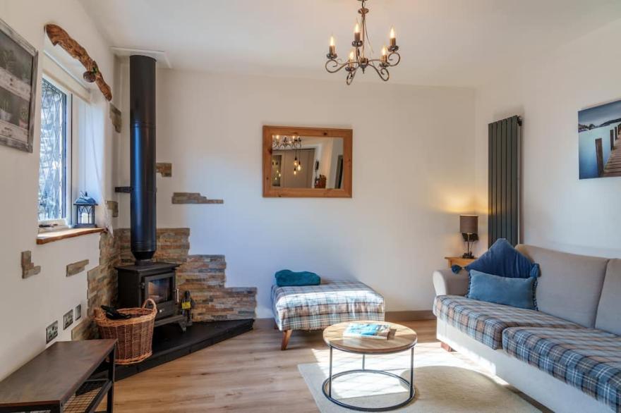 Windermere Cottage -  Close to shops, restaurants and transport links.