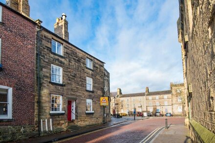 Barbican View, luxury Grade II listed apartment opposite Alnwick Castle