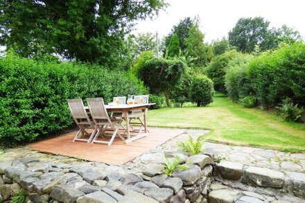 Pretty detached barn conversion - town centre