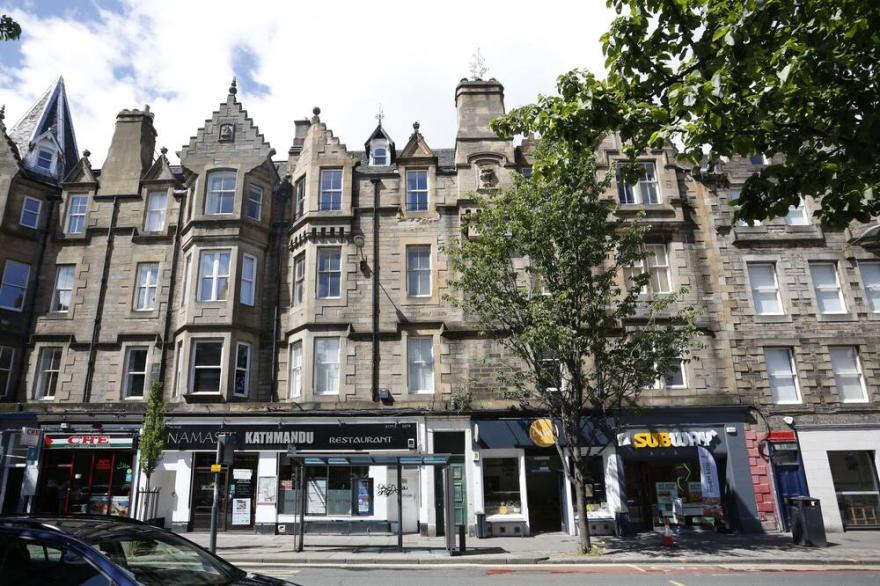 Modernised  Edinburgh  Old Town apartment