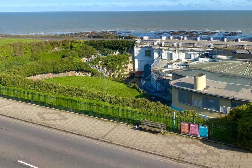 The Rockville Apartment w/ Sea Views