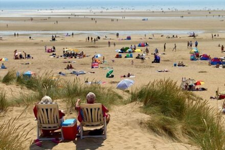 Huge Lodge Sleeps 8 - Camber Sands Holiday Park - Views of Marsh - Washing Machine / Dishwasher