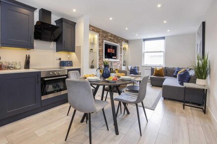 Luxury Bishopthorpe Road apartment 2, sleeps 6