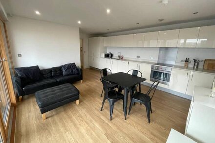 Peaceful 1BD Flat with Balcony - Bethnal Green