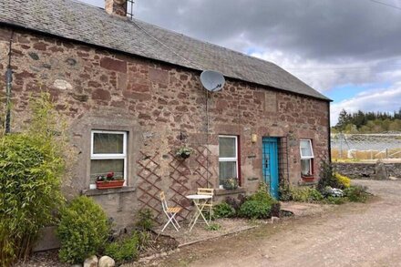 Berry View - Idyllic cosy cottage on berry farm