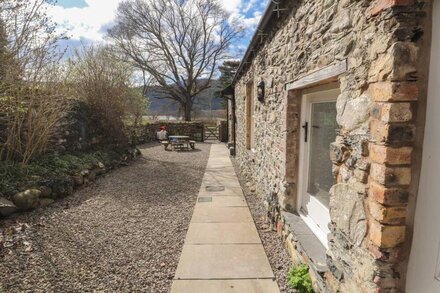 THE CROFT, pet friendly, character holiday cottage in Keswick