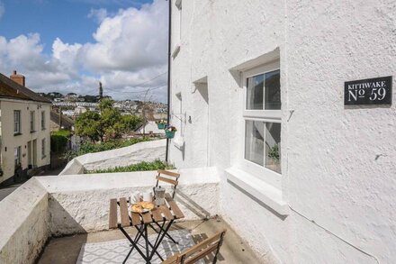 KITTIWAKE, pet friendly, character holiday cottage in Polruan