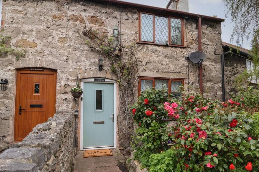 HILSTON, Family Friendly, Character Holiday Cottage In Dyserth