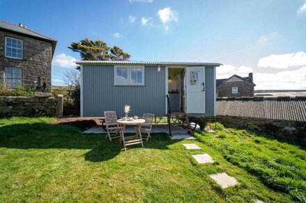 The Shepherd's Hut - On-Site Parking - Outside Area