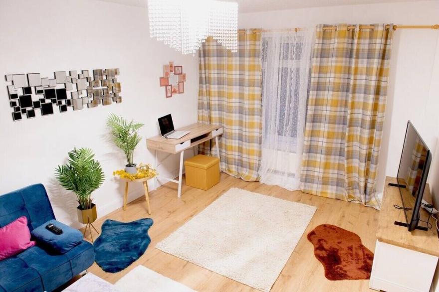 3 Bed - Near Tram stop - NG2