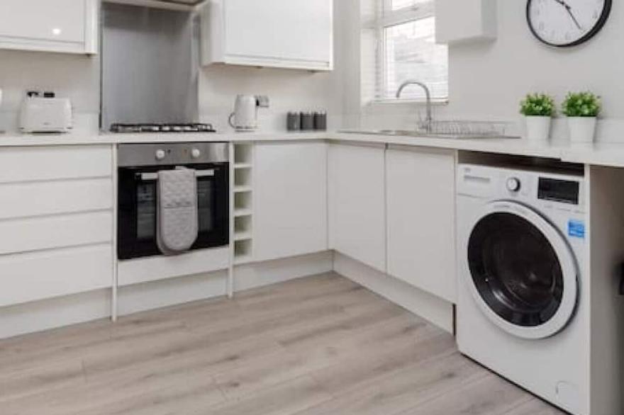 Anfield Haven | Elegant, Pet-Friendly & Cozy
