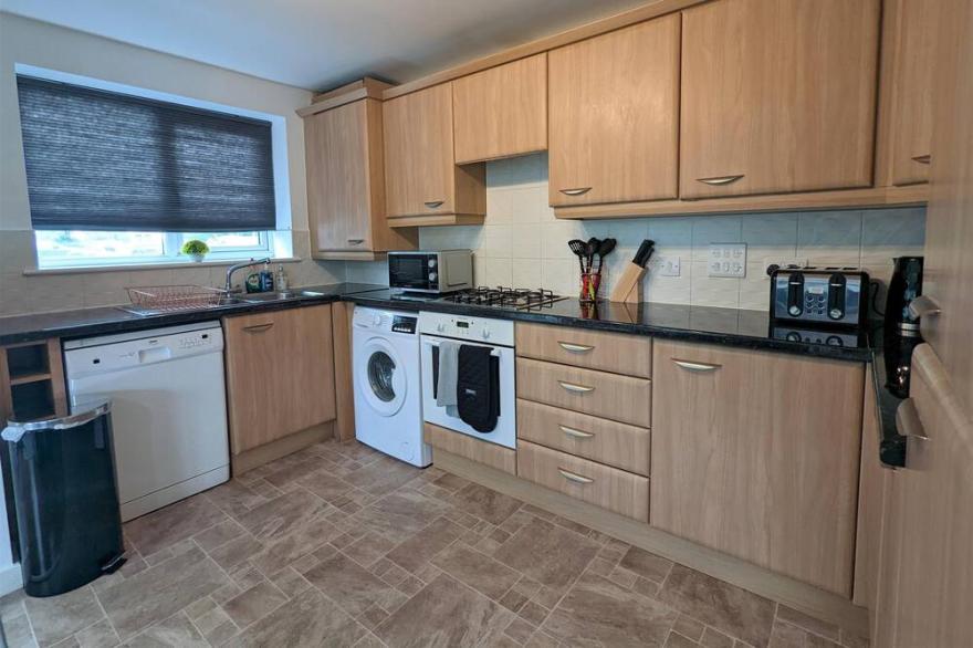 This stunning & stylish 2-bed 2 bath ground floor apartment is set right near the Etihad Stadium