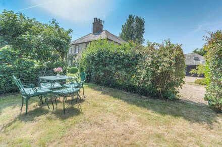 Family Cottage near the sea!