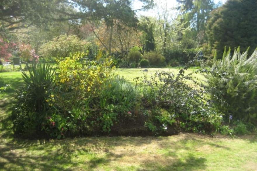 Charming Grade II Listed Cottage