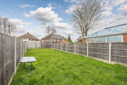 Lovely 3 BR house with large garden in Birmingham