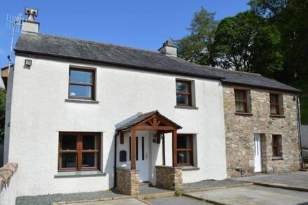 Secluded Eskdale Farmhouse for 10