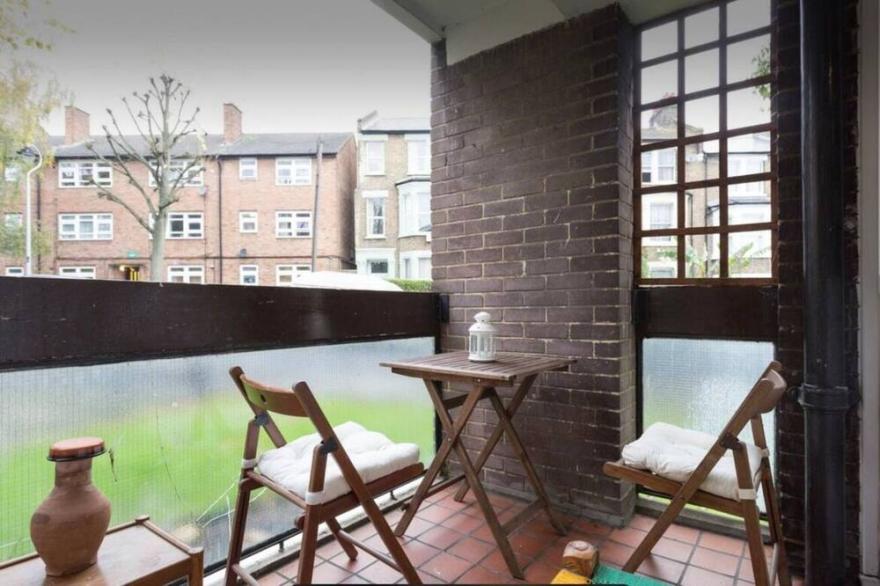 Quiet & Cosy 1BD Flat with Balcony - Tufnell Park