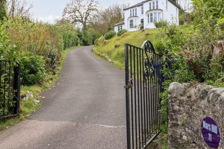 MARS HILL LOWER, family friendly, character holiday cottage in Dunoon